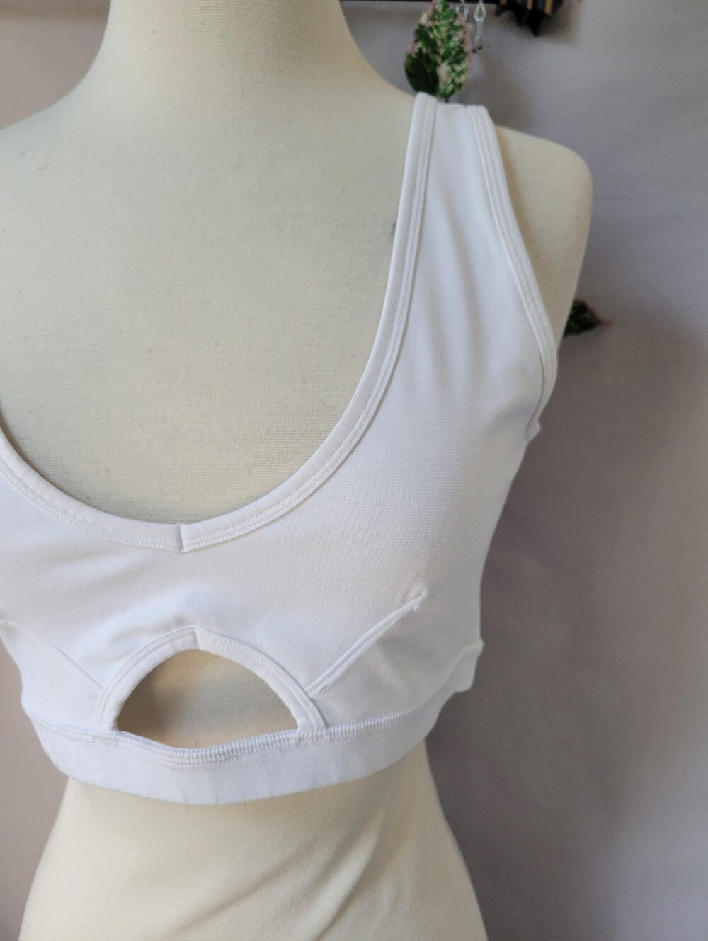 Outdoor Voices Scoop Peakaboo Cutout Bra White L - Picture 6 of 10